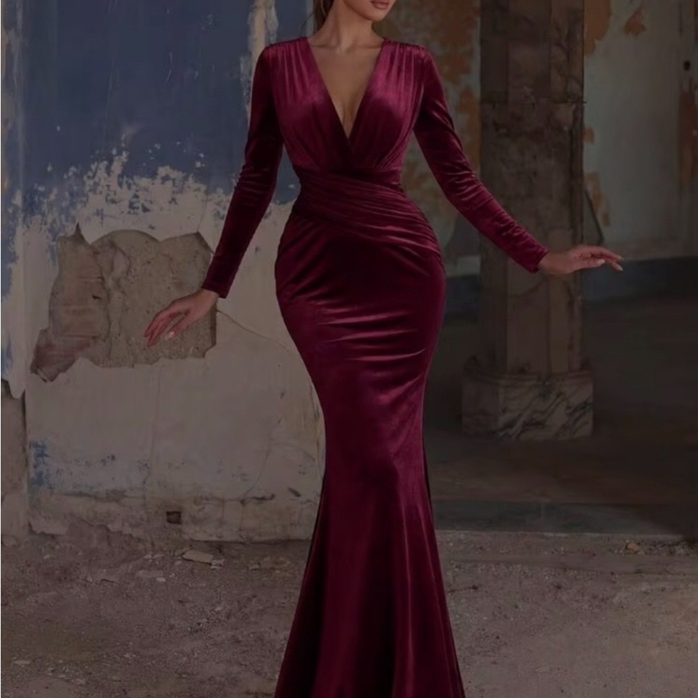 Plunge-Neck Long Sleeve Velvet Gown in Deep Wine